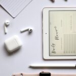 whitespace, desktop, business, office, blog, blogging, create, creative, craft, simple, website, stationary, office supplies, ipad, airpods, technology, tablet, communication, digital, device, ipad, airpods, airpods, airpods, airpods, airpods